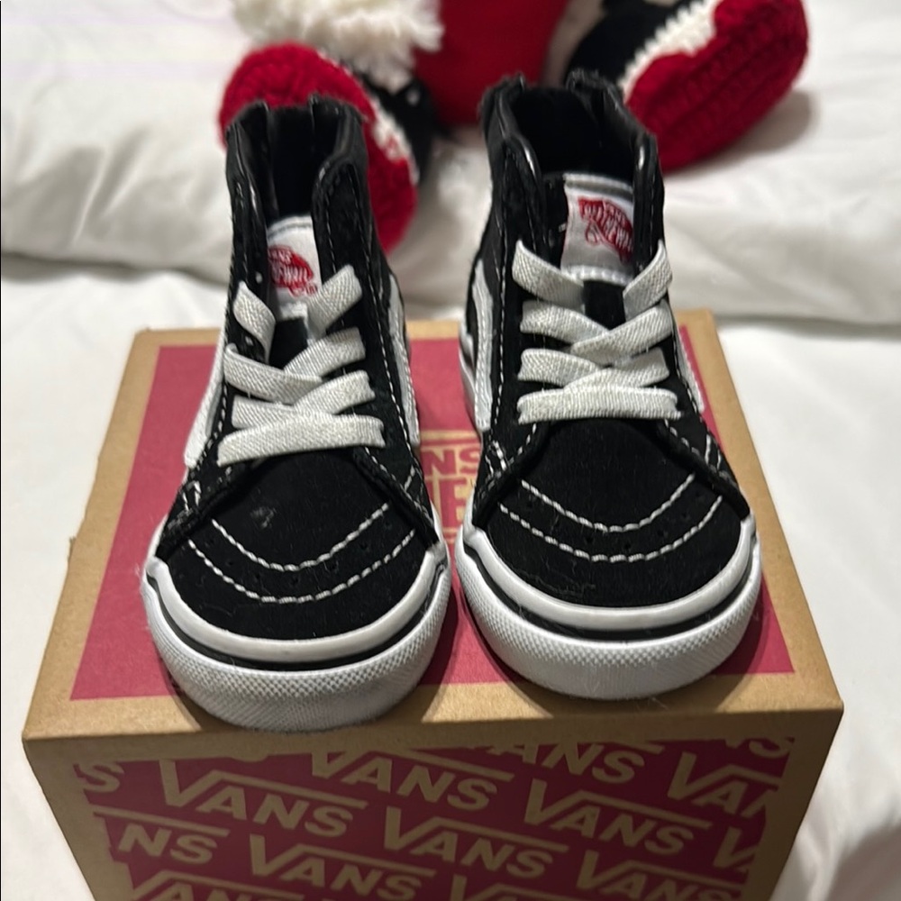 Vans Kids Black High-Top Sneakers

Price is firm